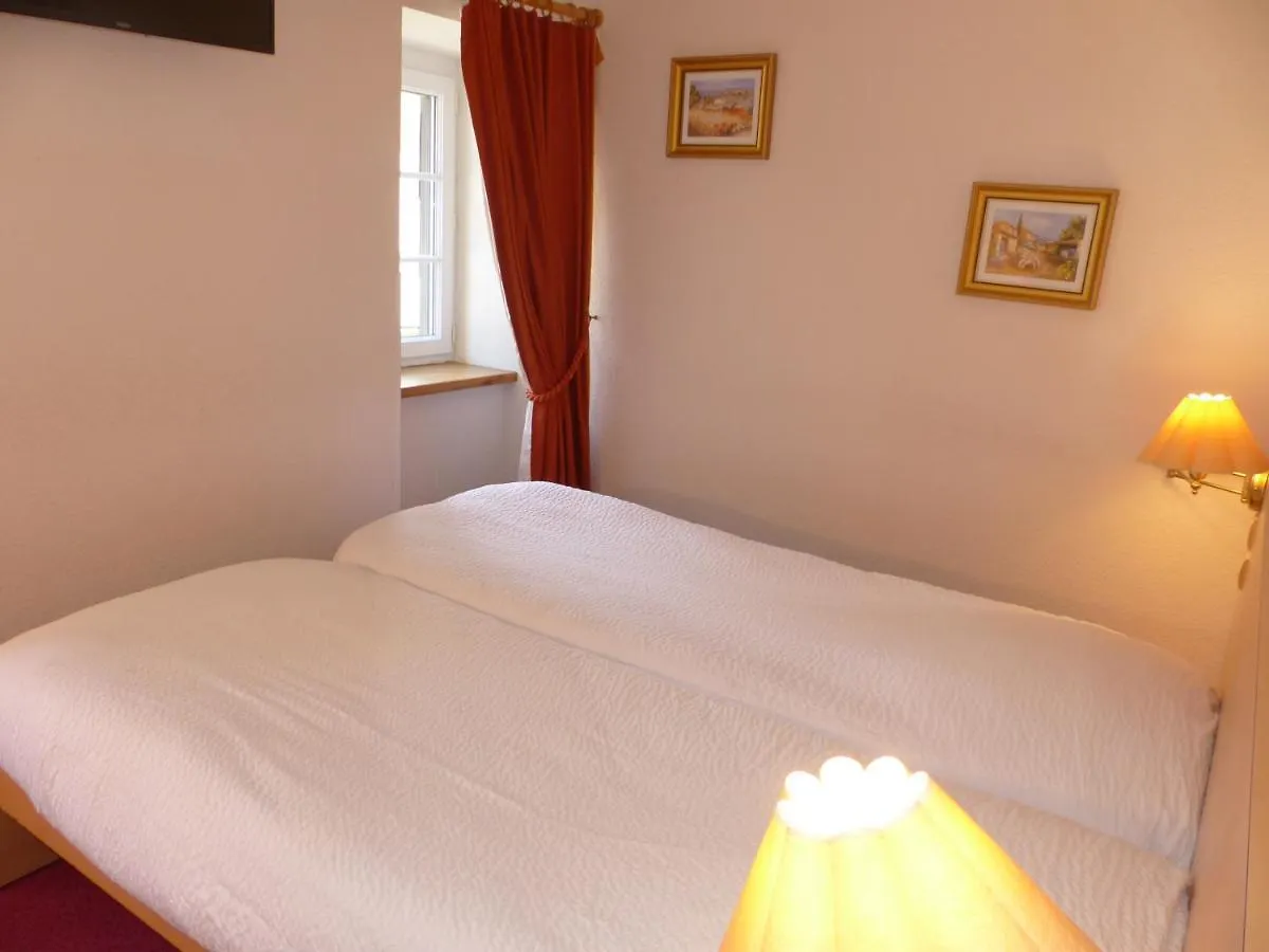 Hotel Logis Auberge De L'Isard Saint-Lary  Saint-Lary (Ariege)